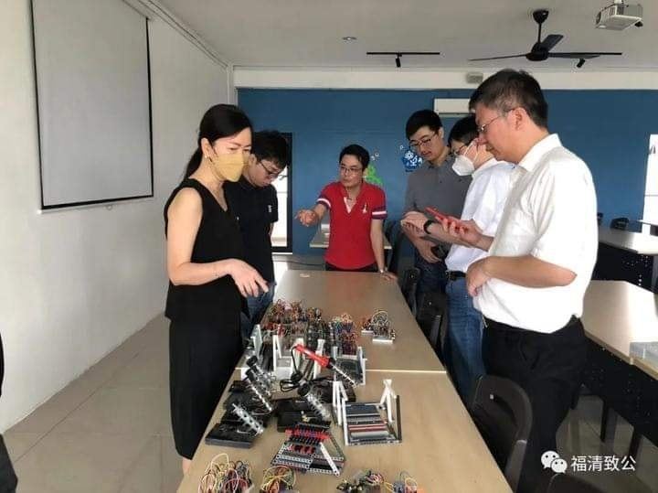 中国致公党福清市委会交流团参访曼绒华校