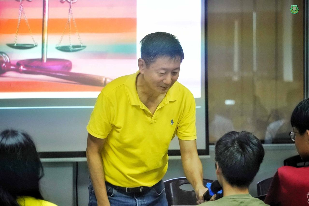 领袖素养:回馈社会与格局